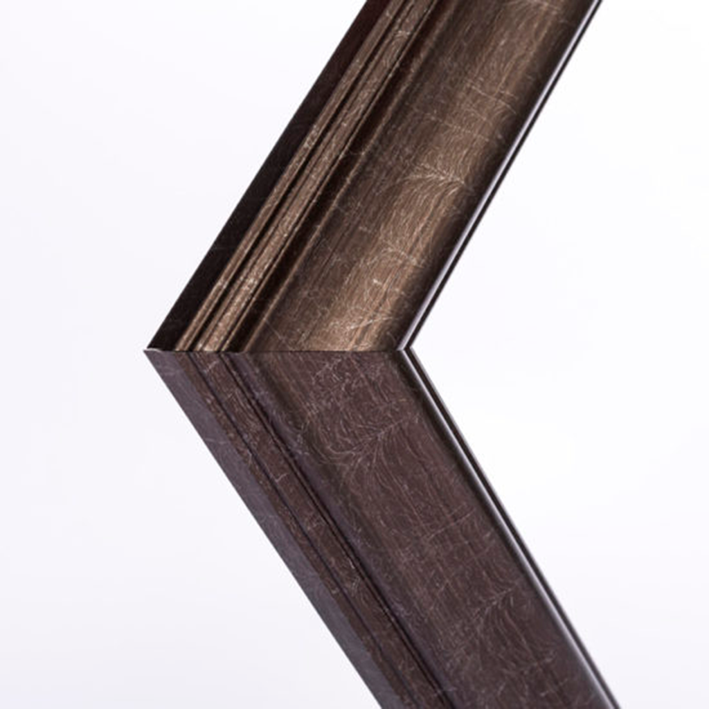 Marco tradicional con relieves color Bronce