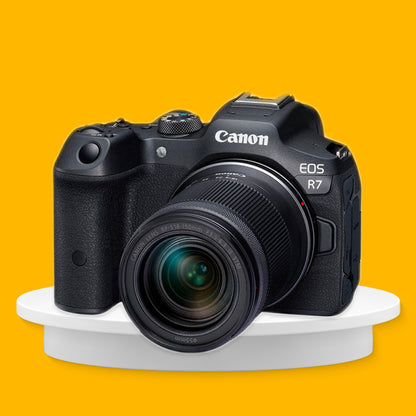 Cámara Canon EOS R7 con lente RF-S18-150mm F3.5-6.3 IS STM