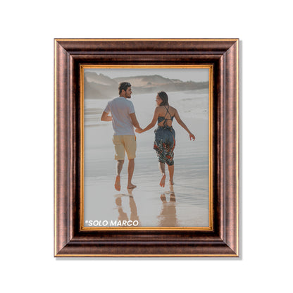 Marco tradicional con relieve Caoba con dorado