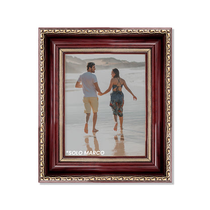 Marco tradicional grabado texturizado dorado con caoba